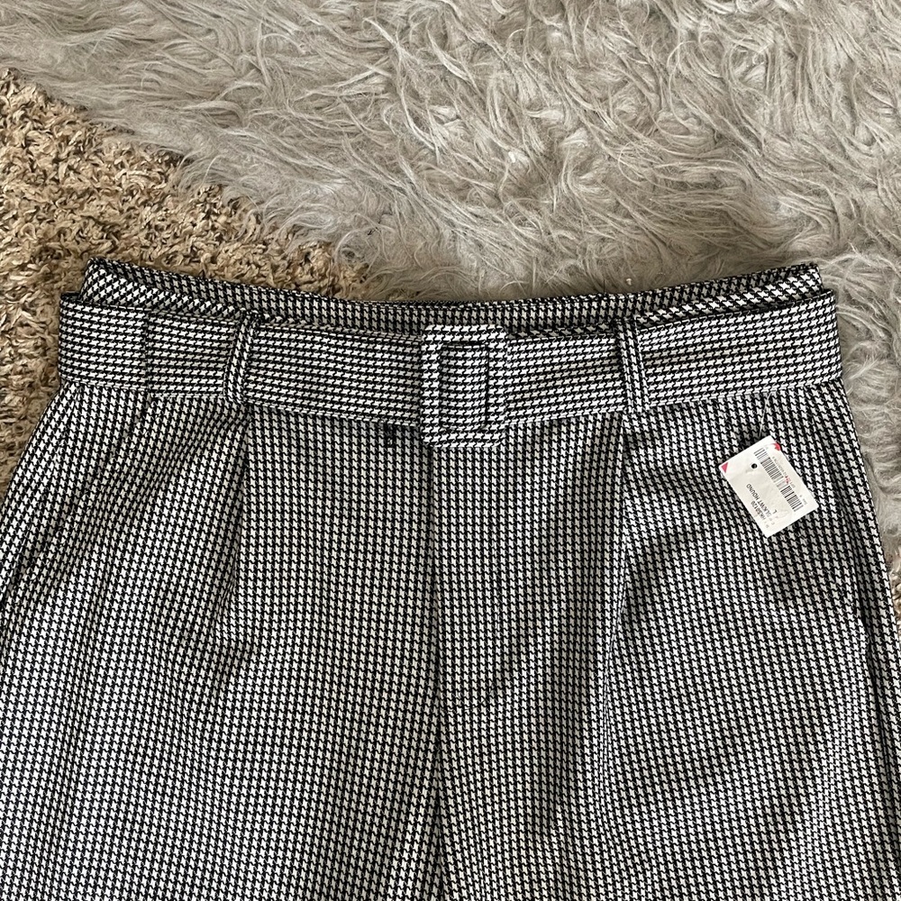 kathy ireland Women’s Black and White Houndstooth Trousers - Picture 4 of 13